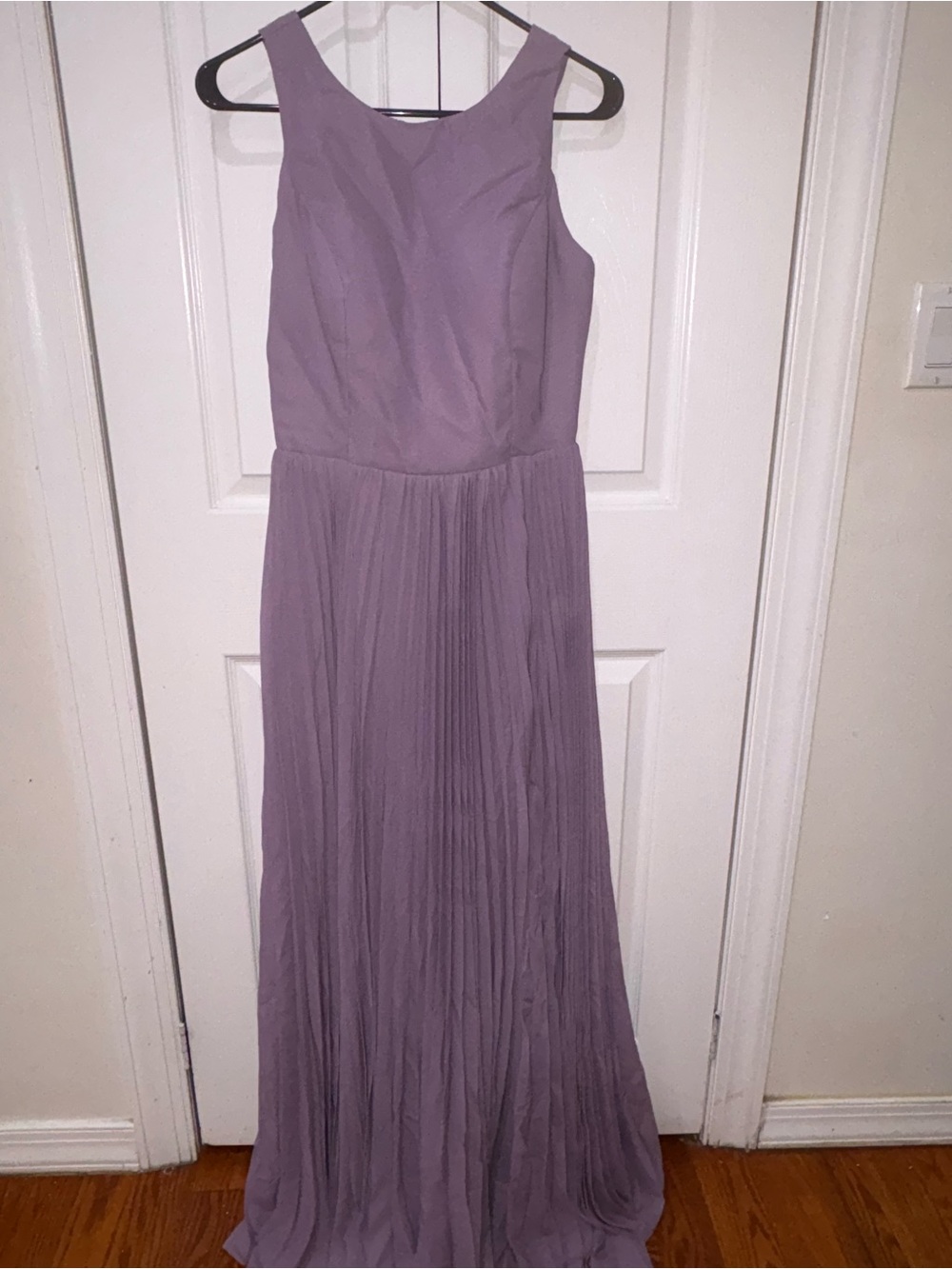 Lavender Sleeveless Pleated Maxi Dress - Picture 2 of 10